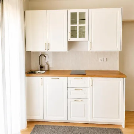 Ladka Apartment *