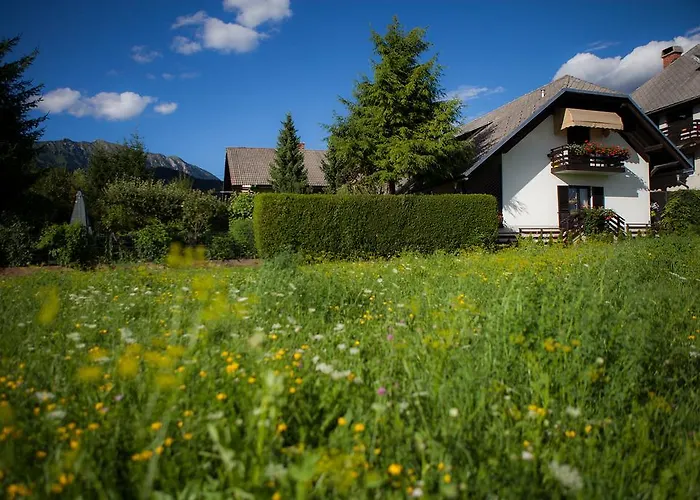 アパート Ladka *